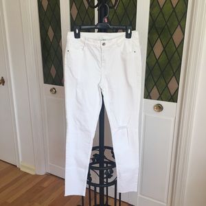 Size 8 H&M White Distressed Jeans